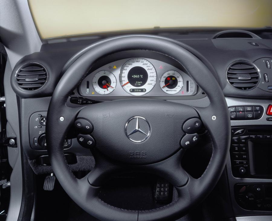 Mercedes-Benz CLK-Class 2003 года  (фото 151 из 163)